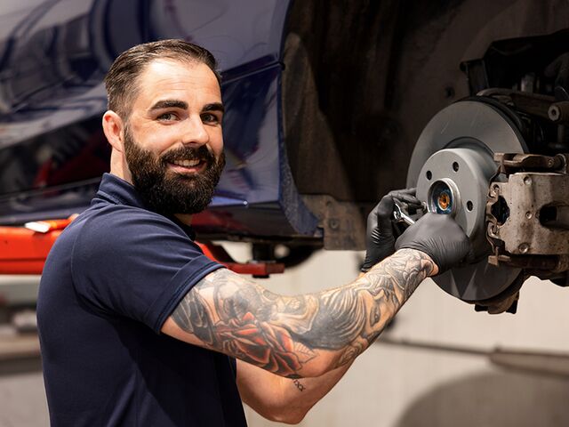 Servicing & MOT Image