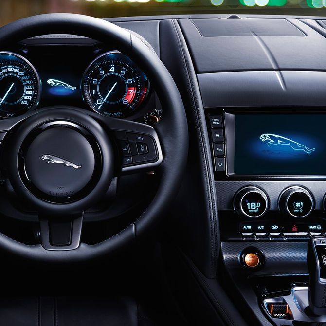 Jaguar F-Type Convertible Technology | Peter Vardy Aberdeen